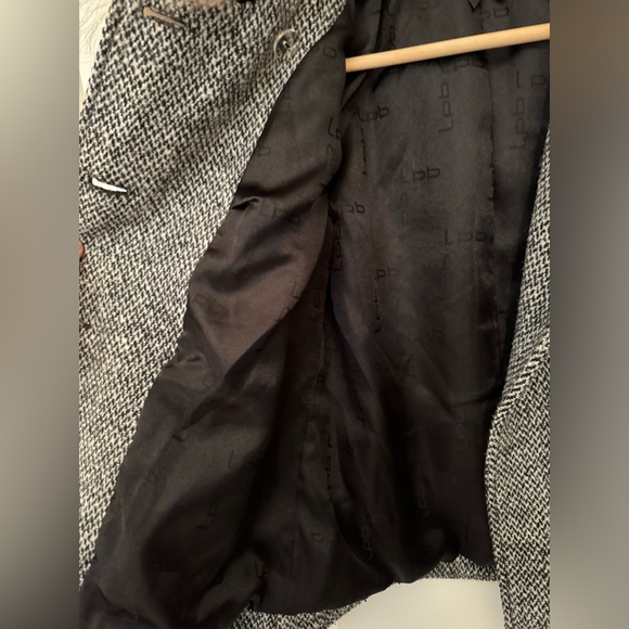 Coat - Picture 5 of 10